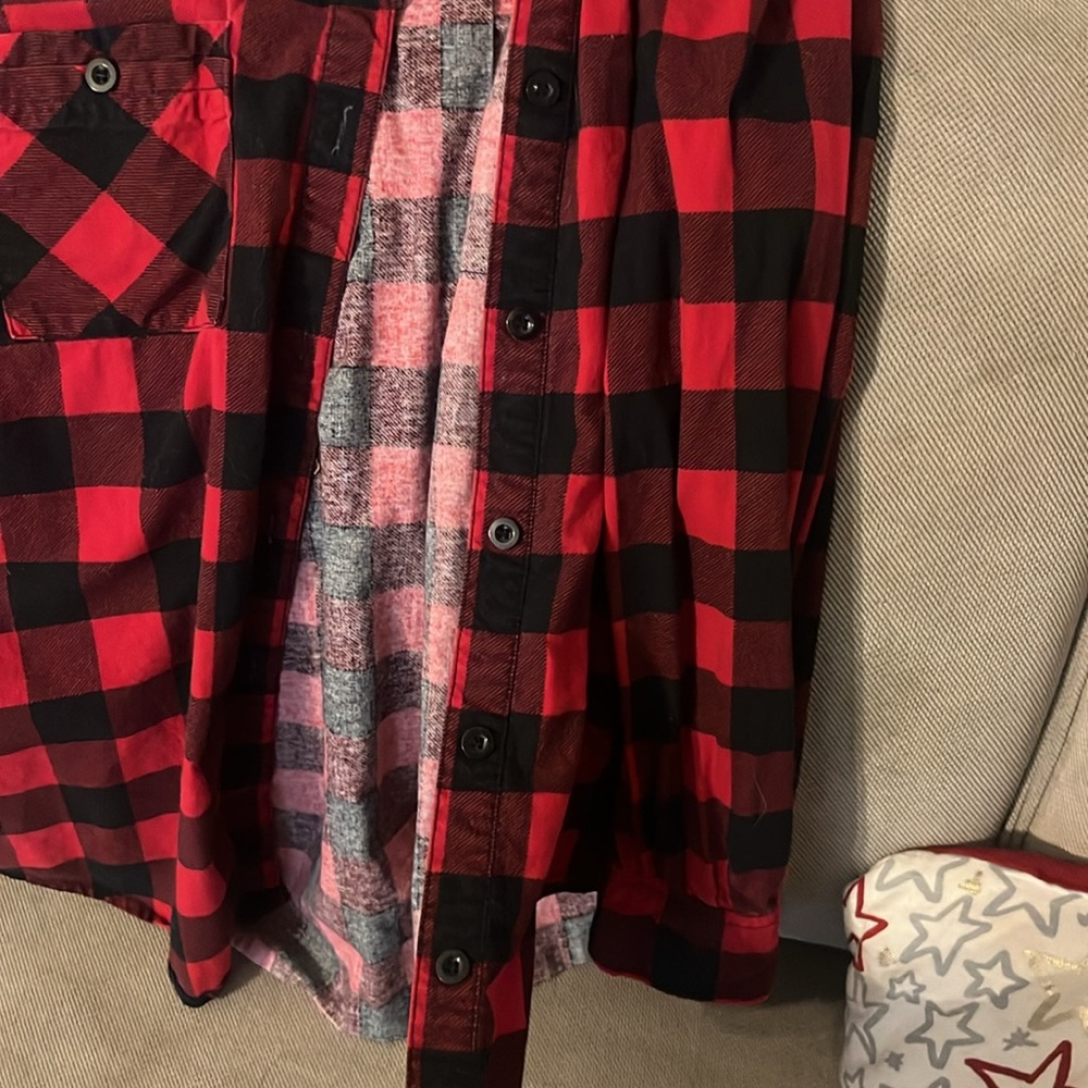 Button up flannel - Picture 6 of 6